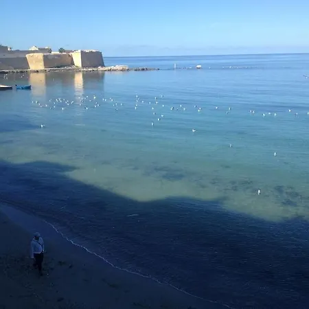 Lato Nord Il Rosso Vicino Al Mare * Trapani